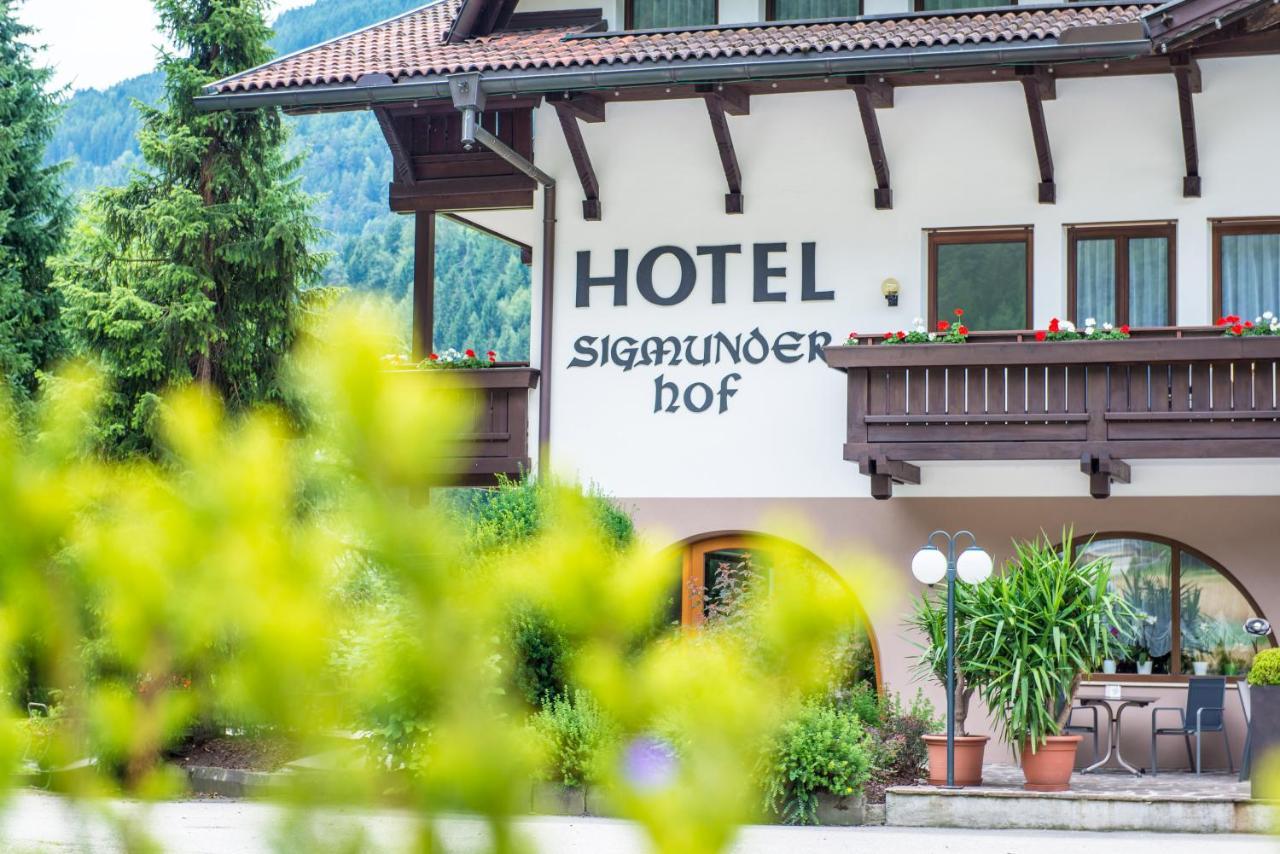 Hotel Sigmunderhof Chienes Exterior foto